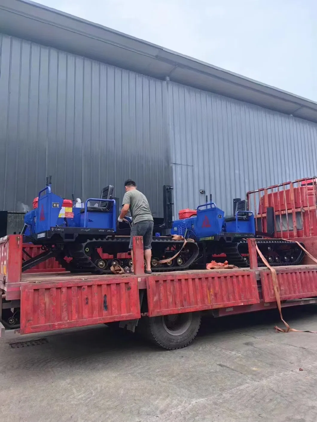 Light Duty Mining Machinery Crawler Mini Dumper Hydraulic Tipping Side Dumping Style 1 Ton Maximum Load GF1000 Tracked Dumper Available