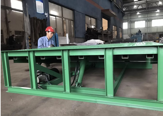 High Efficiency Warehouse Dock Ramps DCQ8-0.7 Custom Stationary Hydraulic Dock Leveler