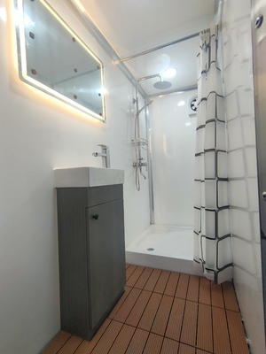 Mobile Toilet Trailer Manufacturer Luxury Portable Restrooms 2 toilets Customized Toilet Trailer