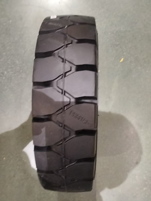 125/75-8 Solid Forklift Tires Rubber Black CL403S